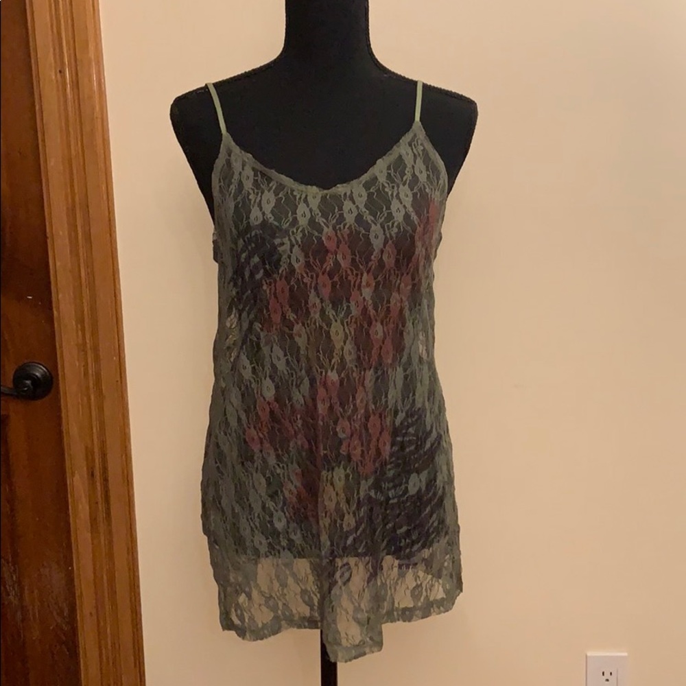 ⭐️3 for $15 Weavers size L lace tank top
